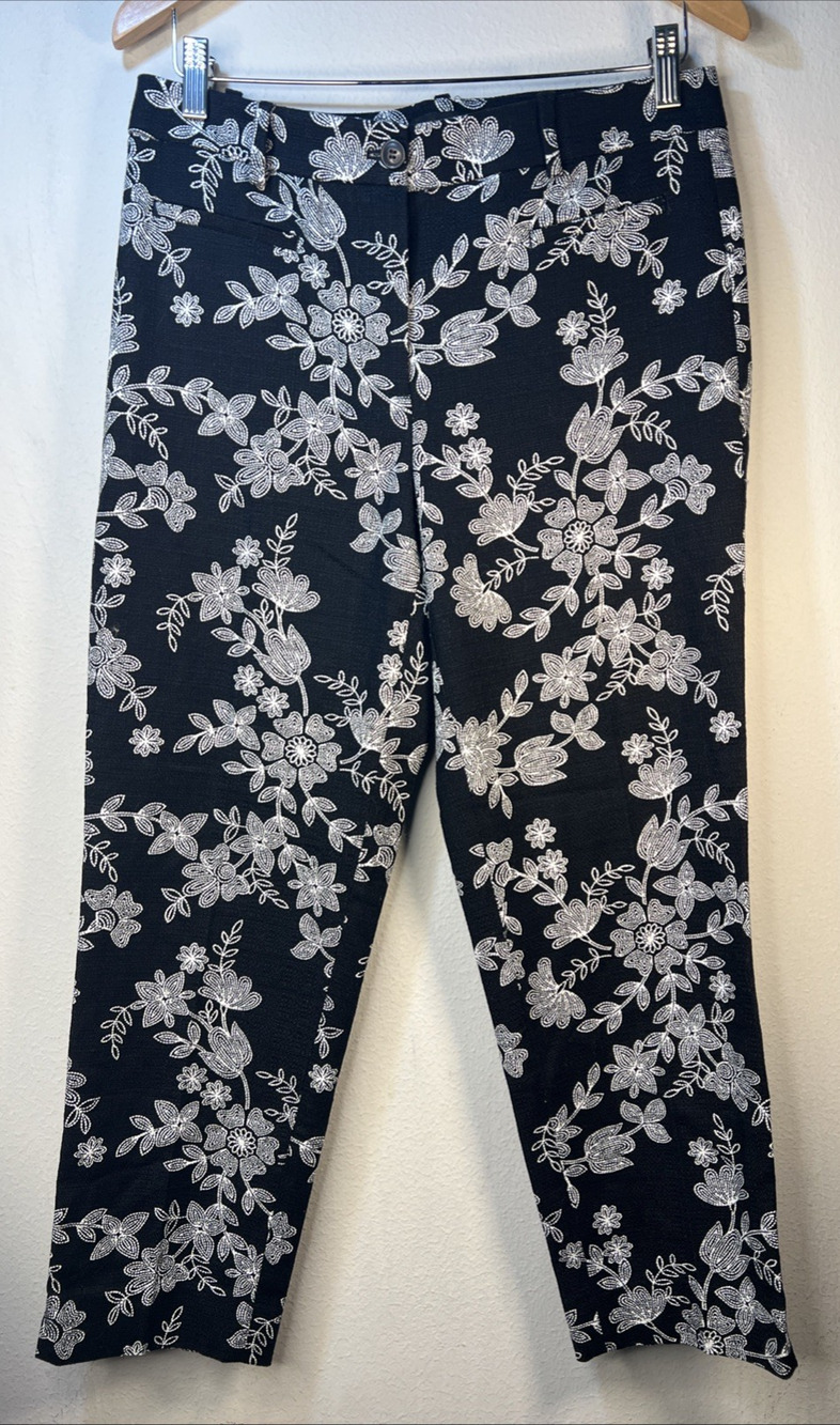 Ann Taylor Pants Size 6 Black White Floral Embroidered Straight Cropped